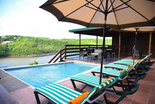 Bazén v ubytování Spice Bay Suites nebo v jeho okolí