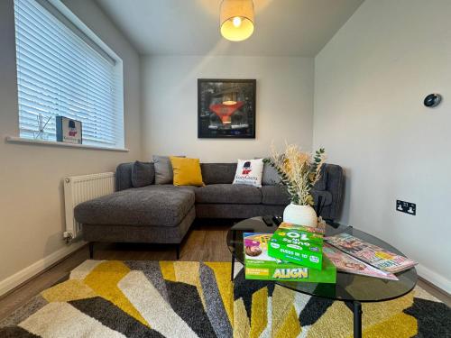 StayVa MCR -Stylish 3Bdr by Etihad and Co-op Live photo 26