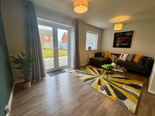 StayVa MCR -Stylish 3Bdr by Etihad and Co-op Live photo 17