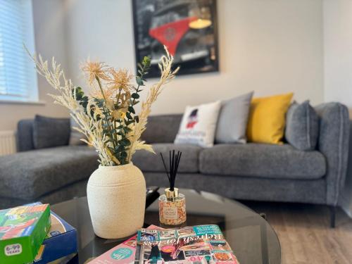 StayVa MCR -Stylish 3Bdr by Etihad and Co-op Live photo 10