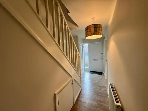 StayVa MCR -Stylish 3Bdr by Etihad and Co-op Live photo 13