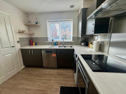 StayVa MCR -Stylish 3Bdr by Etihad and Co-op Live photo 22