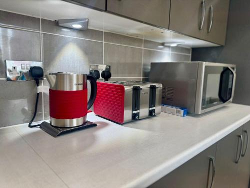 StayVa MCR -Stylish 3Bdr by Etihad and Co-op Live photo 19