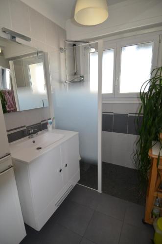PHOENIX - Appartement 4 personnes avec superbe terrasse, clim et parking le port de Nice