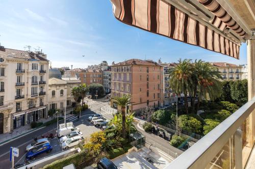 Jolie studio avec belle terrasse ensoleillee