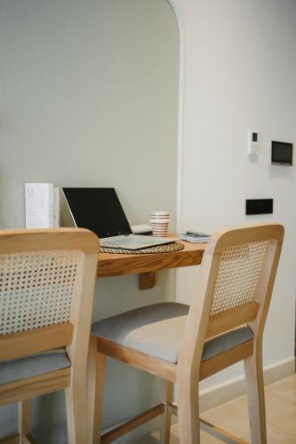 Appartement Pro et Cosy parfait pour séjour d'affairesにあるテレビまたはエンターテインメントセンター