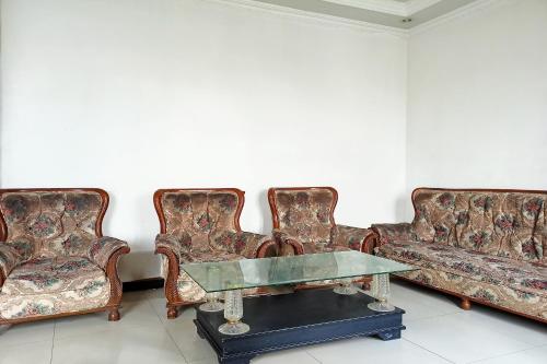 Гостиная зона в Hotel O Lima Dara