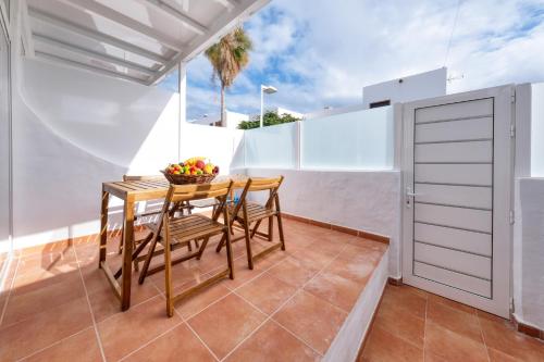 Puerto Amatista 1 - 100M to the Beach By Lanzarote Vacation Homes