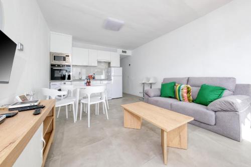 Puerto Amatista 1 - 100M to the Beach By Lanzarote Vacation Homes
