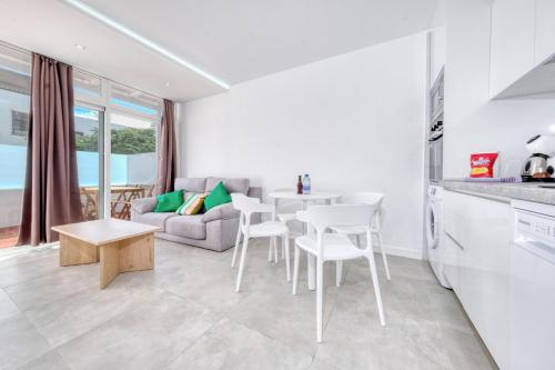 Puerto Rubi 4 - 100M to the Beach By Lanzarote Vacation Homes