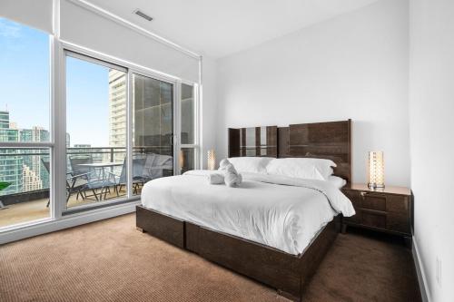 Gallery image of RentX Waterfront Private Elevator Penthouse in Toronto