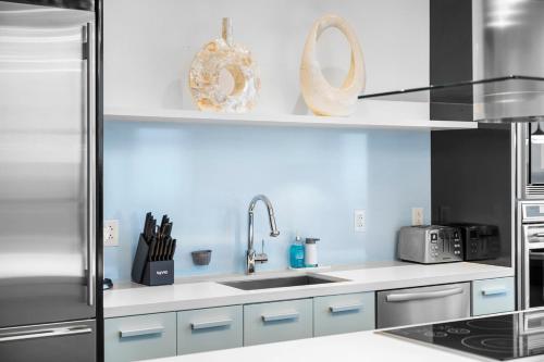 Gallery image of RentX Waterfront Private Elevator Penthouse in Toronto