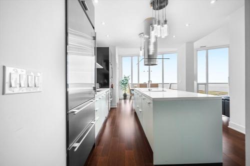 Gallery image of RentX Waterfront Private Elevator Penthouse in Toronto