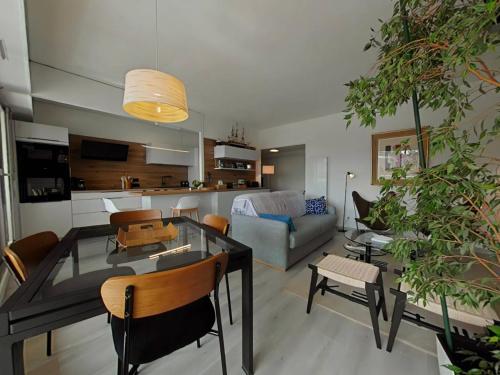 T3 Climatisé Dernier Étage Port Hyères - FR-1-826-12