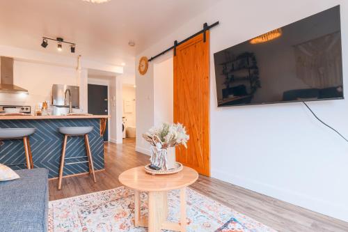 Ảnh trong thư viện ảnh của Luxury Boho-Inspired APT in Montreal ở Montréal