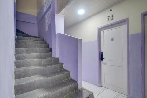 Imagen de la galería de Hotel O Superstar Kost Dan Homestay, en Manado