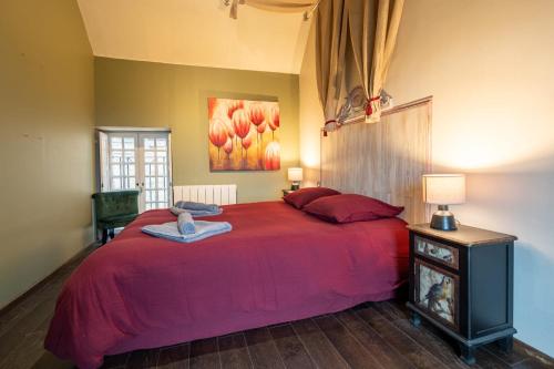 Photo de la galerie de l'établissement Gîte Les Remparts - Wifi - Terrasse, à Sainte-Suzanne