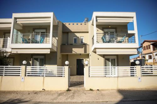 4Keys Apartments Nikiti
