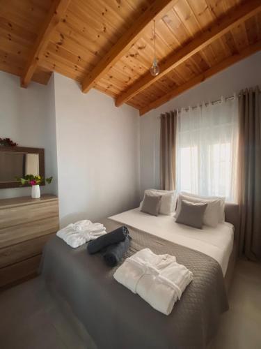 Кровать или кровати в номере Serene Vista Family Villa