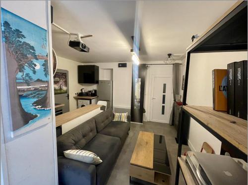 Photo de la galerie de l'établissement Charmant Appartement Centre Ville avec terrasse, à Bordeaux