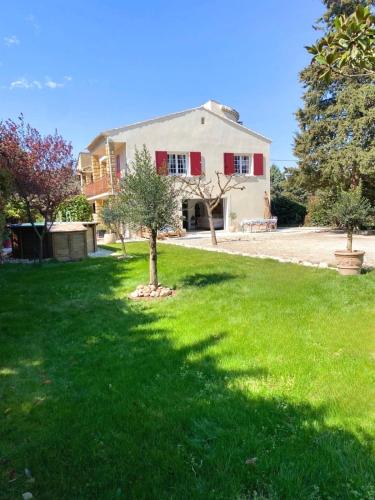 Maison avec grand Jardin et Piscine - Capacité 8 Personnes