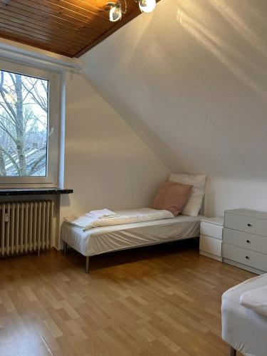 Postel nebo postele na pokoji v ubytování Convenient Apartment for 2