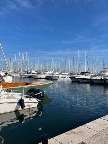 PORT DE HYERES - Appartement 40m2 - 4 personnes - place de PARKING