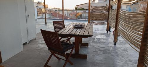 Balkón nebo terasa v ubytování Homeyfeel StayTOP - ΑΡΓΥΡΟΥΠΟΛΗ - ΕΛΛΗΝΙΚΟ