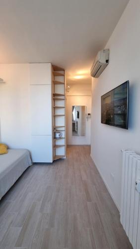 Luminoso monolocale MM3 Dergano SKY Legnone