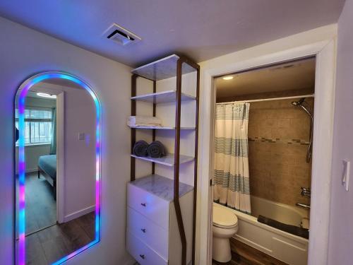 Ένα μπάνιο στο Coastal Cove-Pet Friendly Unit, Next to Water Park