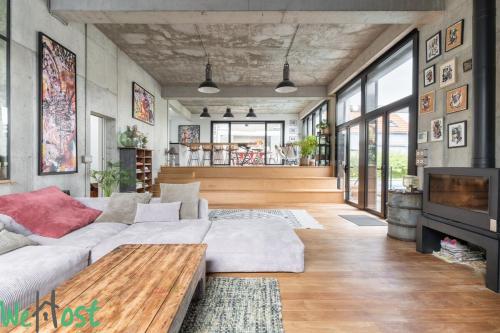 Architect's house - unique services - 8p