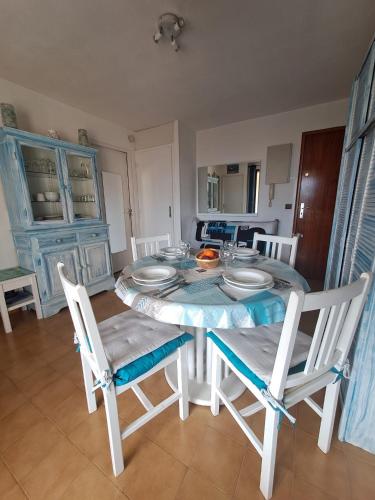 Charmant T2 avec Terrasse à Saint Aygulf - Idéal pour 3 personnes