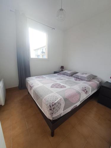 Charmant T2 avec Terrasse à Saint Aygulf - Idéal pour 3 personnes