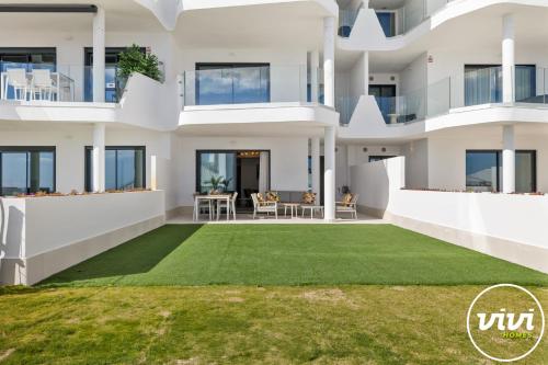 VIVI Homes - Julicasa - pool - big garden - terrace