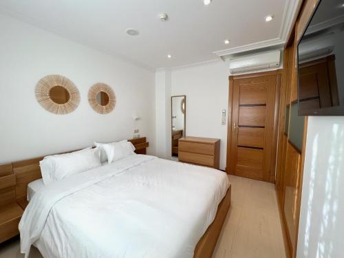 Bright and Cozy Apartment with Pool and Jacuzzi and near beach