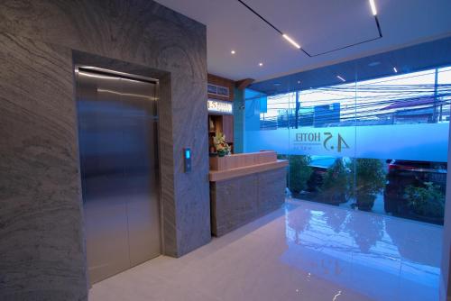 Gallery image of 4,5 Hotel Cibinong by REJA in Blentuk Dua