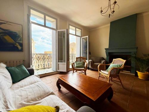 Haussmanien 3 chambres Halles de Sete