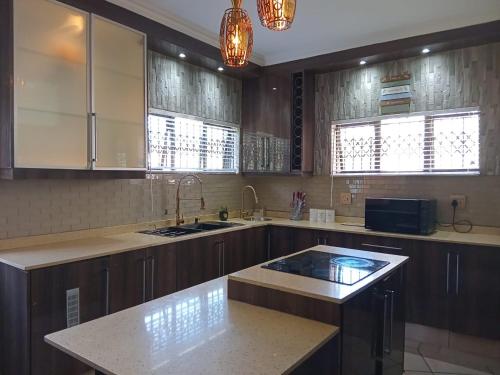 Dapur atau dapur kecil di Le Classic A Montclair