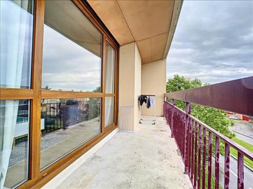 Photo de la galerie de l'établissement Idéal Groupe - Grands Espaces - 4 chambres - Parking Gratuit - Proche Centre, Gare & Transports - Wifi - OFFRE SPECIAL de Reduction jusqu'à -50, au Mans