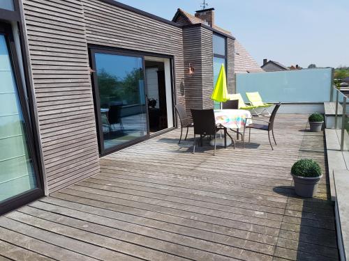 Balkoni atau teres di Ruim en zonnig appartement met groot terras
