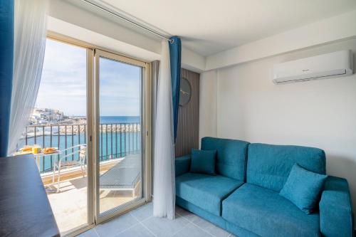Χώρος καθιστικού στο Résidence Les Goudes, appartements accés direct à la plage, vue mer