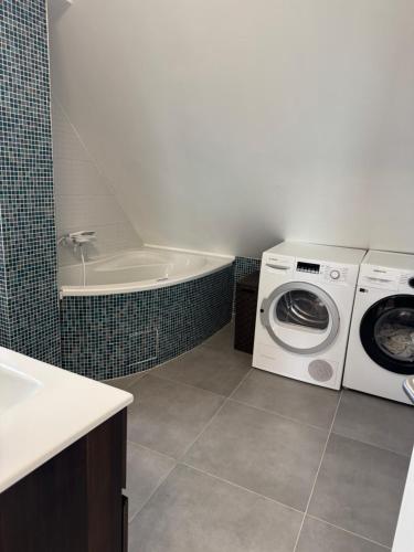 Imagen de la galería de Jacuzzi Maisonette mit Weitblick, en Jesewitz