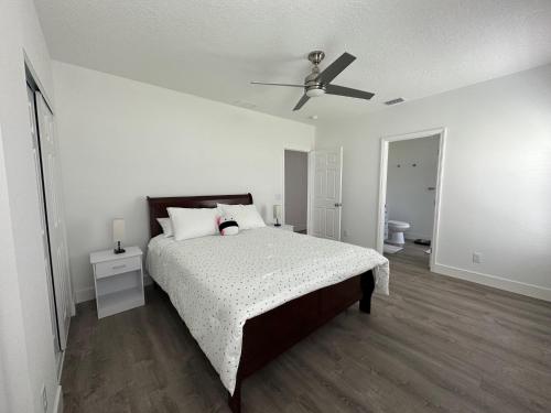Ein Bett oder Betten in einem Zimmer der Unterkunft Breeze Air