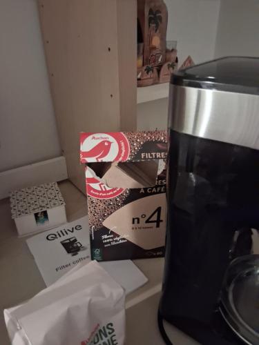 Kemudahan buat kopi dan teh di transit