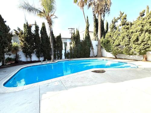 Πισίνα στο ή κοντά στο House with pool in prime location - 10 mins to Universal Studio