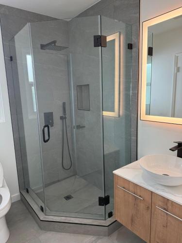 Ένα μπάνιο στο House with pool in prime location - 10 mins to Universal Studio