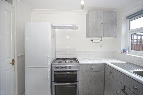 Una cocina o cocineta en The Leigh Nest