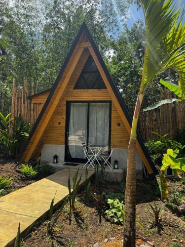 Κήπος έξω από το Leisy's Garden Tiny Cabins