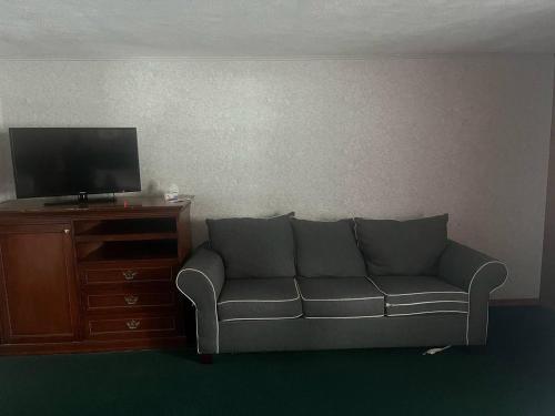 Μια τηλεόραση ή/και κέντρο ψυχαγωγίας στο Stonybrook Motel & Lodge