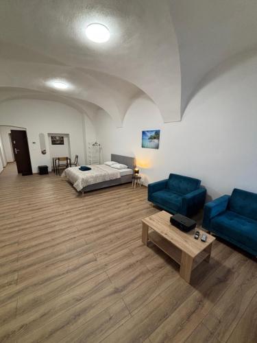 Un lugar para sentarse en KINO & Netflix apartman v srdci mesta
